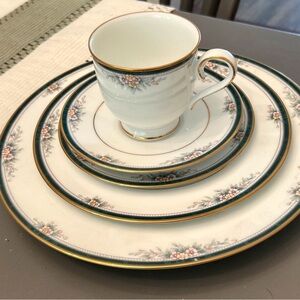 Noritake Floral Dinnerware Set with Gold Trim